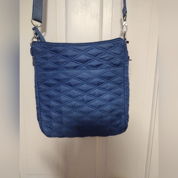 Quilted Modern Everywhere slim crossbody - Picture 2 of 3